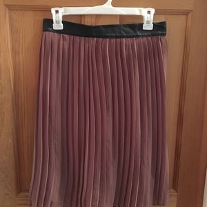 Mauve pleated skirt-great for work!